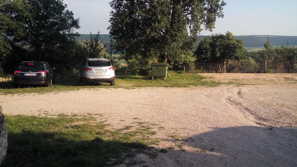 Apartment Agroturizam Radesic Buje Zewnętrze zdjęcie
